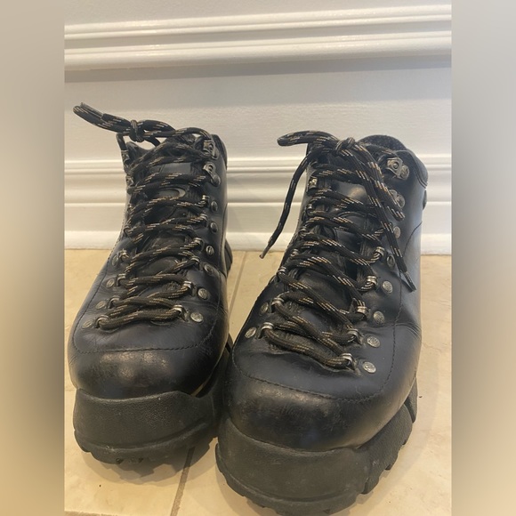 Sketchers - Leather Boots - Picture 2 of 3